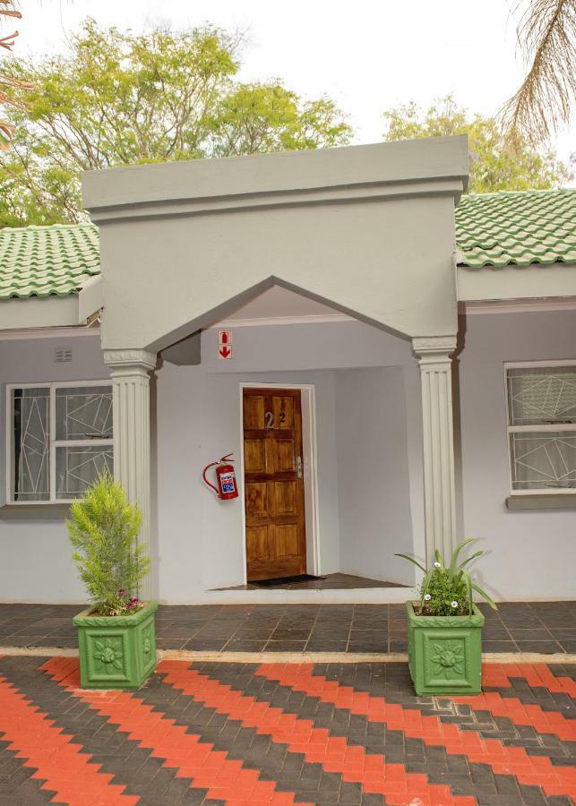 פולוקוואנה Savannah Guest House מראה חיצוני תמונה