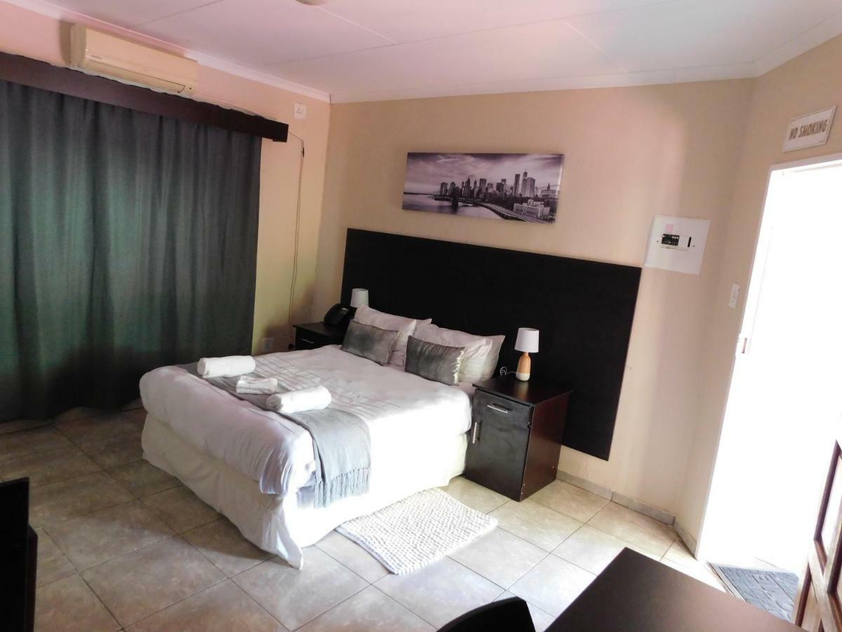 פולוקוואנה Savannah Guest House מראה חיצוני תמונה